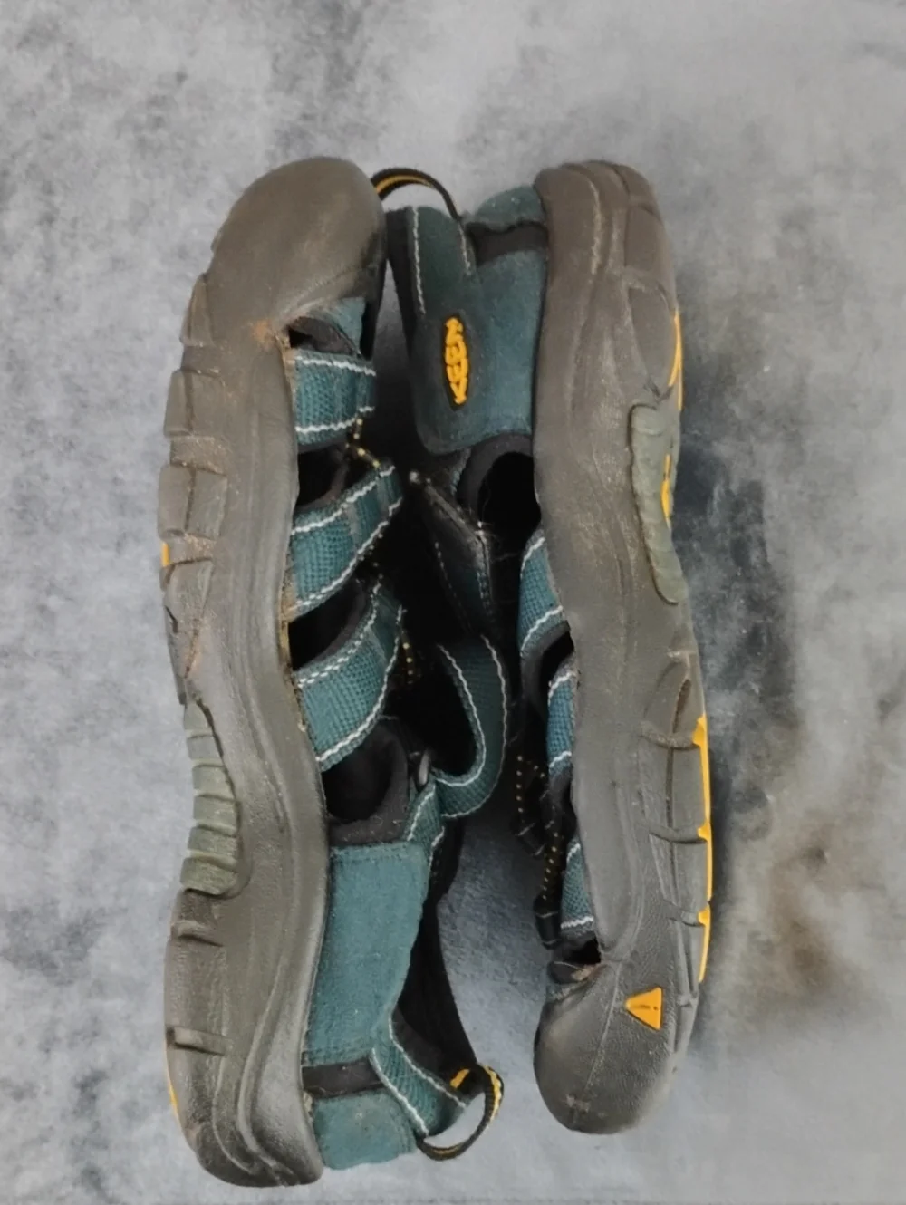 KEEN Newport H2 Waterproof Hiking Sandals Navy Yellow Big Kids Size 5Y